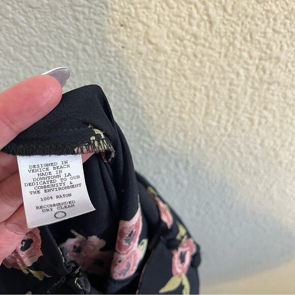 Flynn Skye x Urban Outfitters Bardot Black Floral Button-Down Jumpsuit Size S - Picture 10 of 11